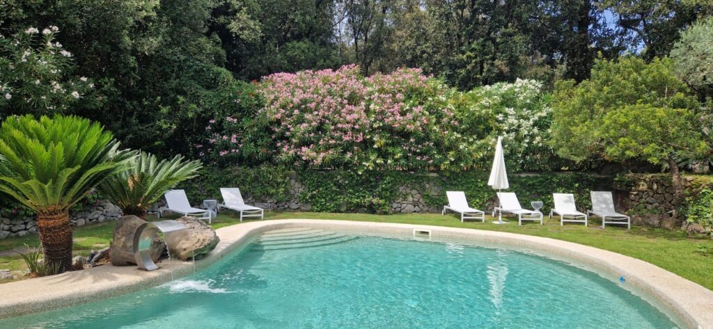 Swimmingpool_Ischia_Island